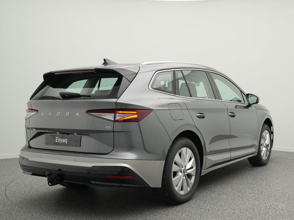 Skoda Enyaq 85 Selection | Trekhaak | Adaptieve cruise contr, Automaat, Achterwielaandrijving, 510 min, Zwart