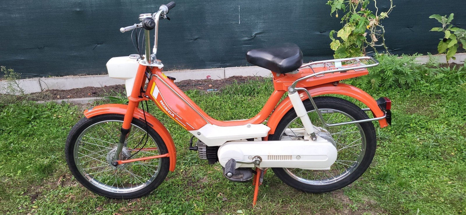 Honda Camino
MUSEUMSTUK !!!!

TOPKLASSE.

2094 km ORGINEEL., Fietsen en Brommers, Ophalen, Zo goed als nieuw, Overige modellen