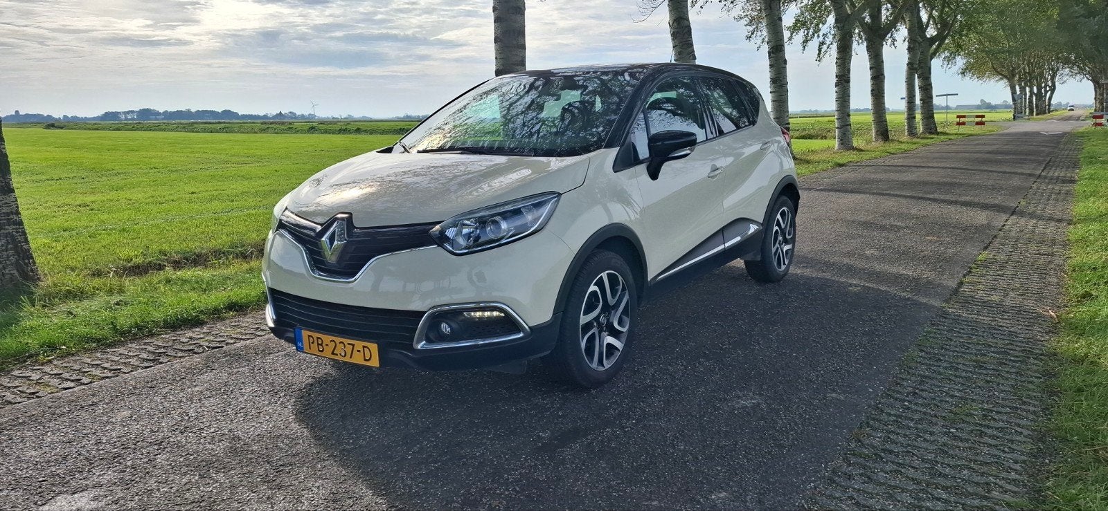 Renault Captur 0.9 TCE 90 2017 Wit, 898 cc, Stof, Zwart, Origineel Nederlands