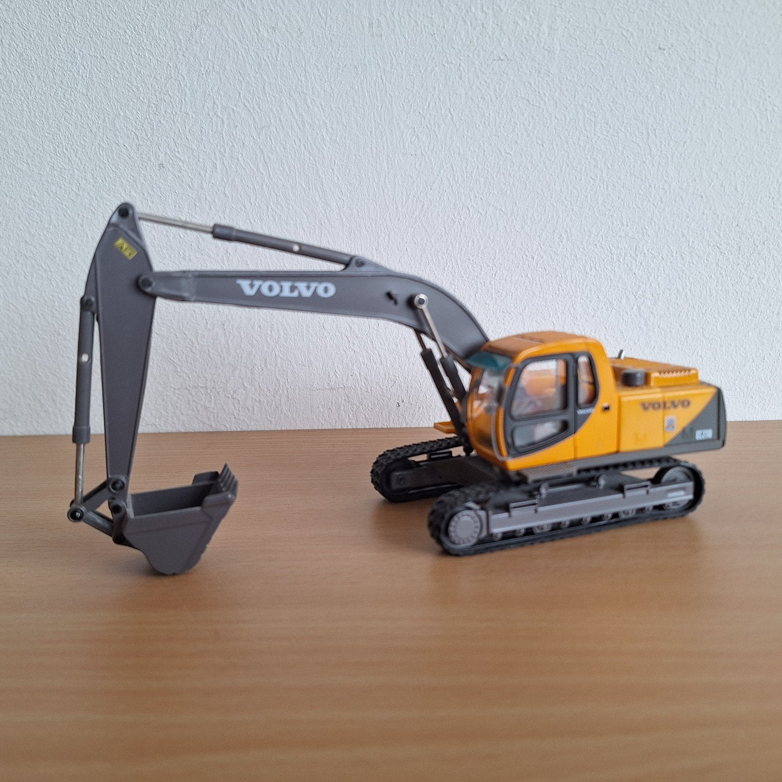te koop Volvo EC210, Ophalen of Verzenden, Zo goed als nieuw, Bus of Vrachtwagen, Overige merken