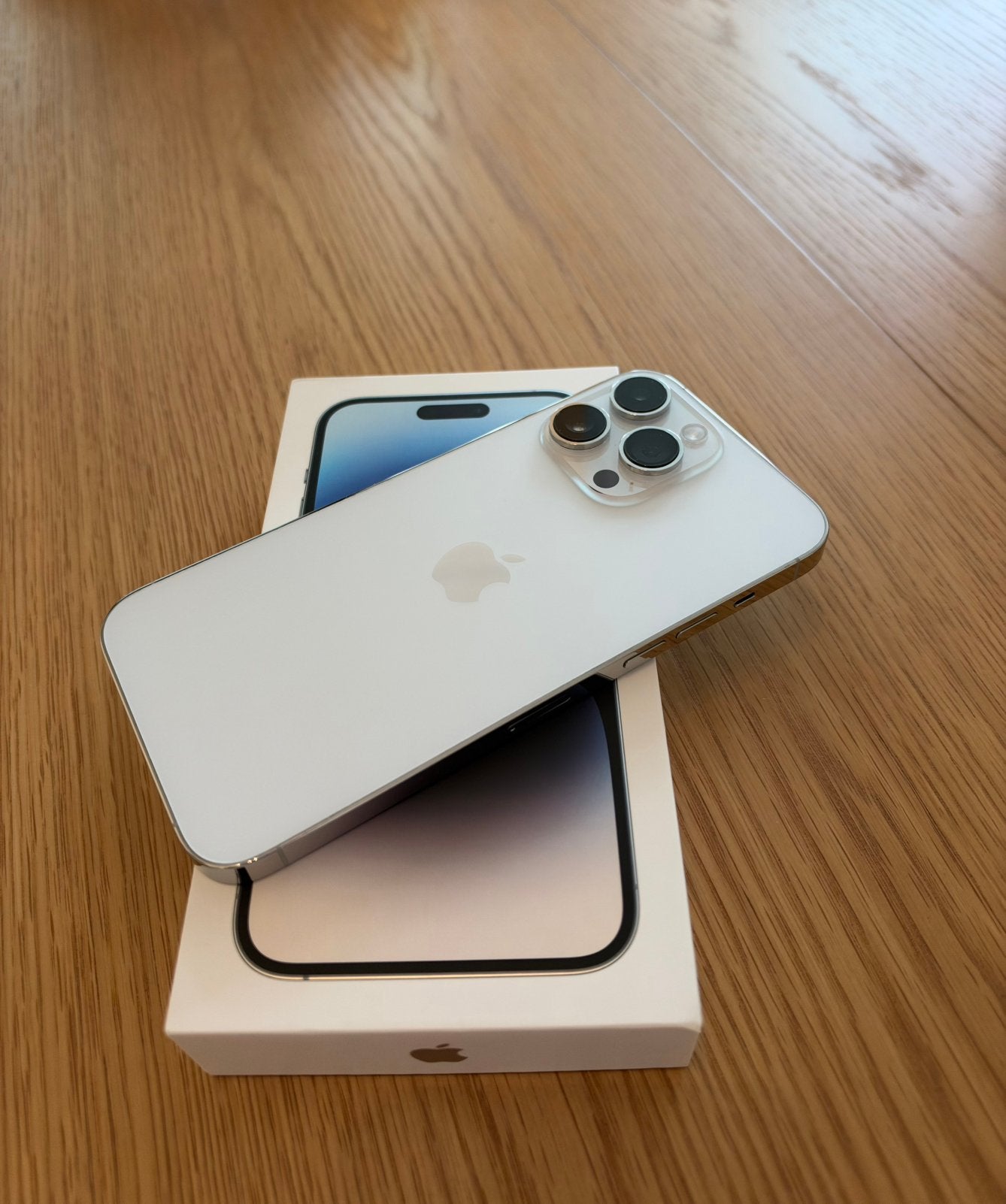 Foto 4 van Iphone 14 Pro Max 128GB Parelmoer wit