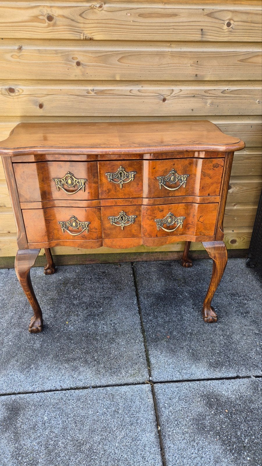 ladenkast., Ophalen