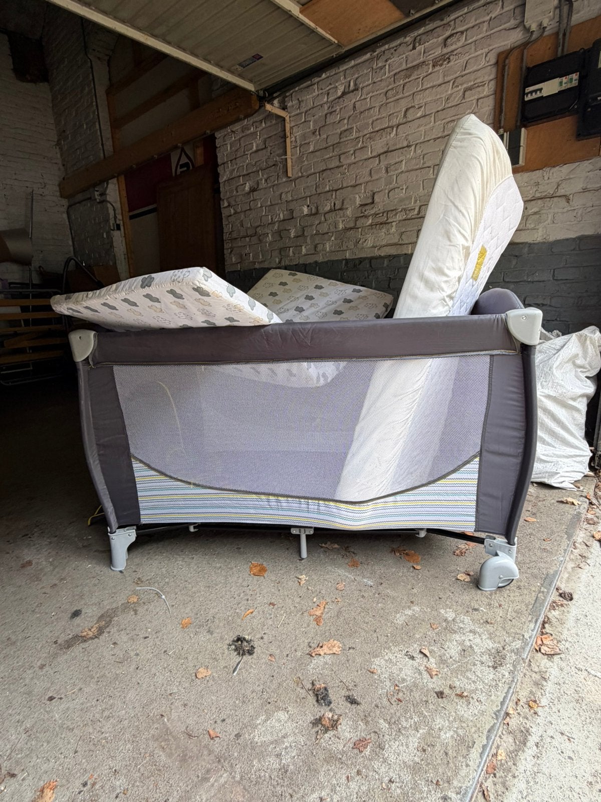 Camping bedje, Kinderen en Baby's, Ophalen of Verzenden, Zo goed als nieuw, Reisbedje