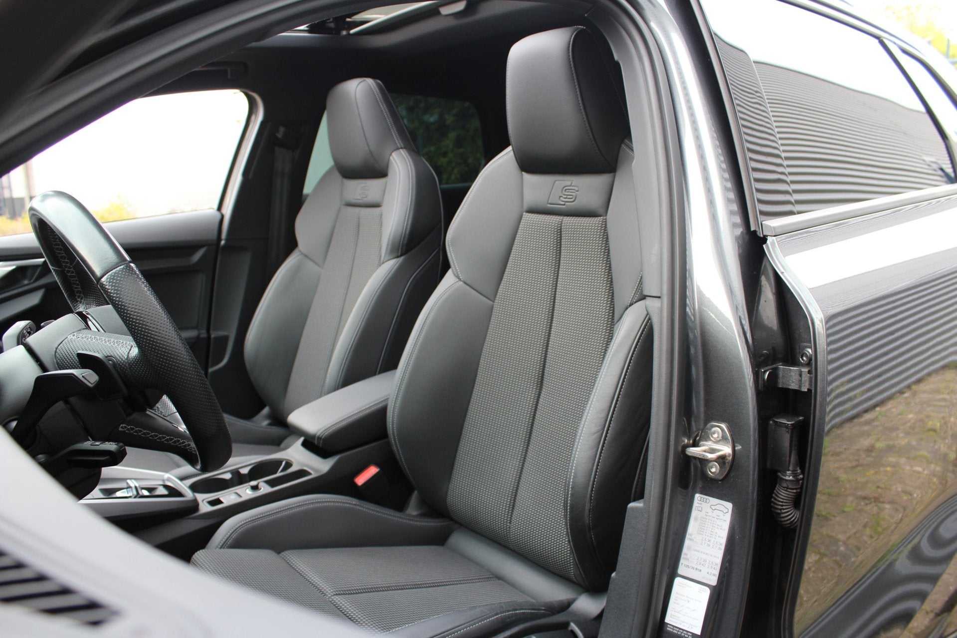 Audi A3 Sportback 35 TFSI 2x S-Line | Panoramadak | B&O | Ca, Auto's, Dealer onderhouden, Verwarmde buitenspiegels, 1498 cc, 4 cilinders