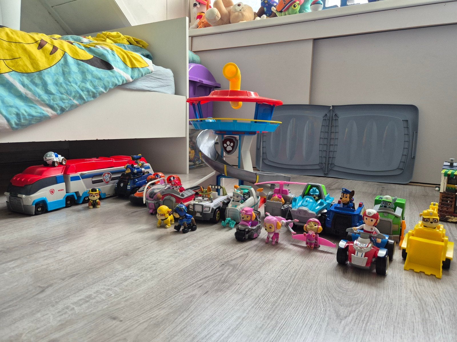 Paw Patrol speelgoed set - compleet met voertuigen en toren, Ophalen of Verzenden, Gebruikt