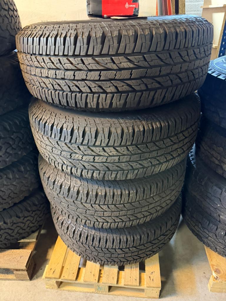 Diverse sets banden / velgen land Rover defender, Auto-onderdelen, Banden en Velgen, Ophalen, Gebruikt, 16 inch, 235 mm
