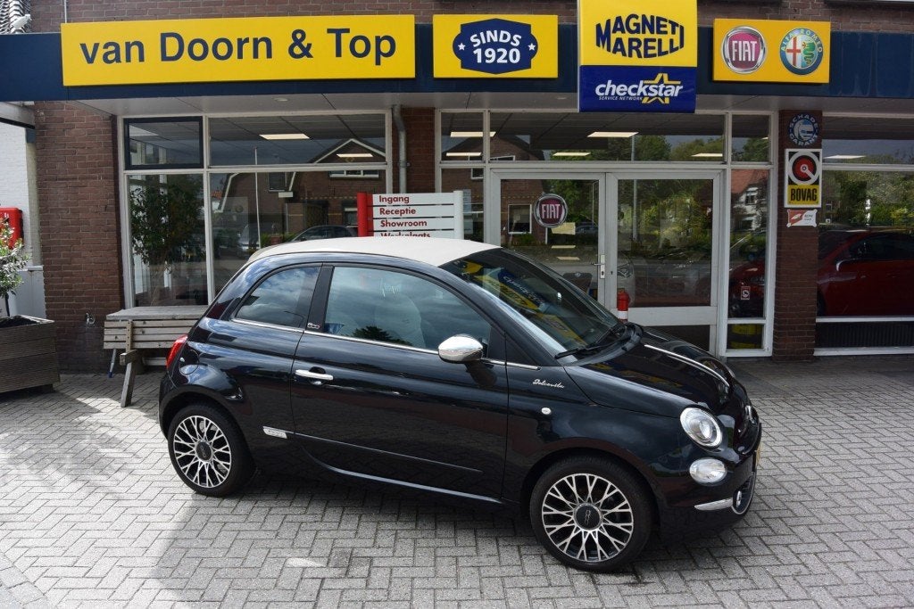 Fiat 500C 1.0 Hybrid Dolcevita / Airco / Bluetooth, Auto's, Voorwielaandrijving, 4 stoelen, Zwart, Handgeschakeld