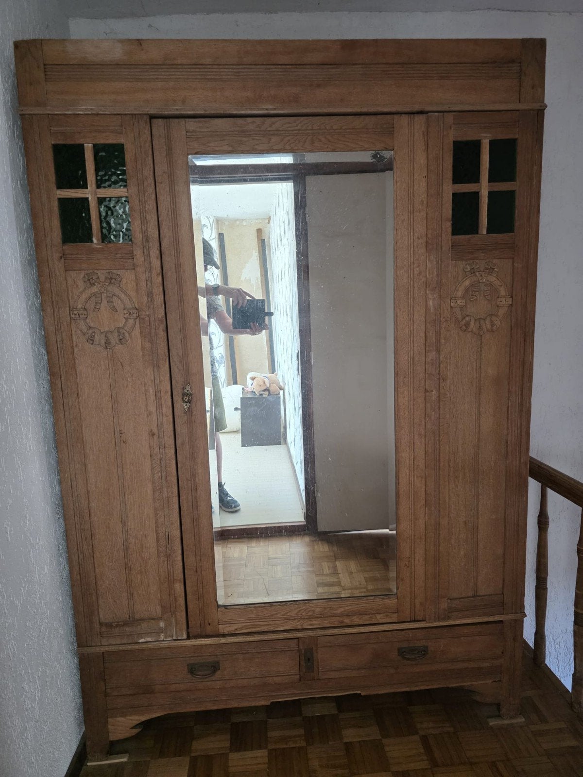 Antieke houten kledingkast met spiegel en lades, Huis en Inrichting, Ophalen, Gebruikt, 150 tot 200 cm, 50 tot 75 cm