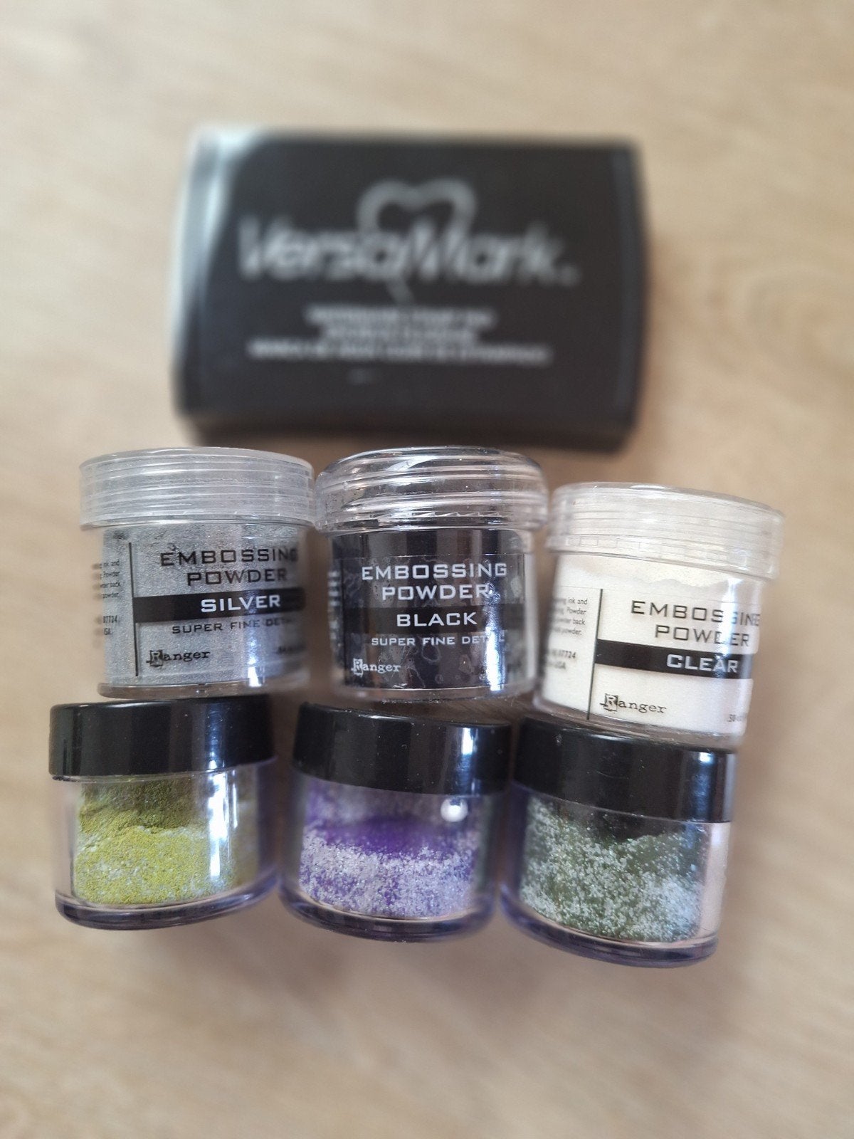 Embossingpowder en versamark stamp pad, Hobby en Vrije tijd, Stempelen, Ophalen of Verzenden, Clearstamp