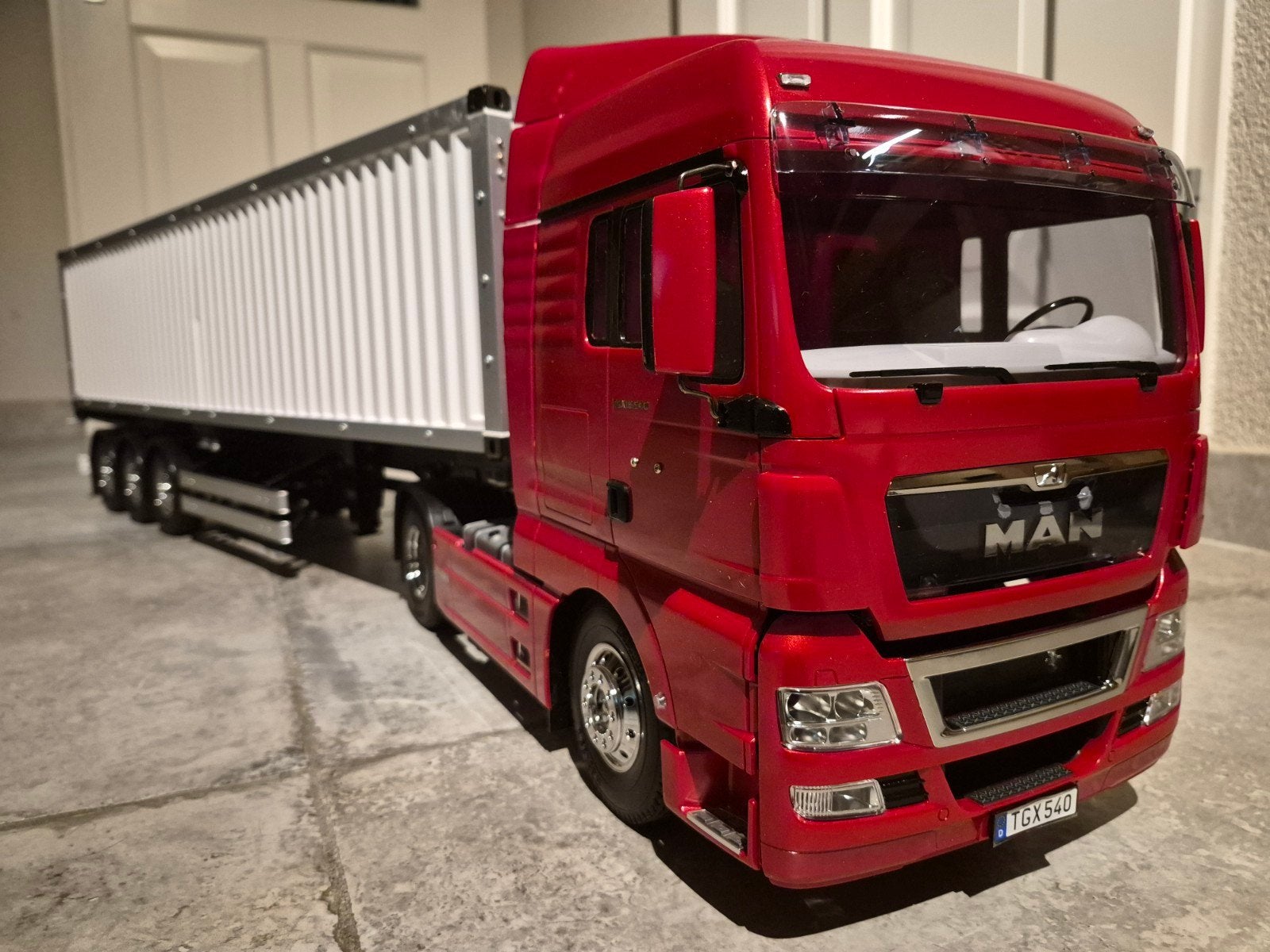 Tamiya MAN TGX 18.540 + Container trailer, Schaal 1:14, Zo goed als nieuw, Auto onroad, Ophalen