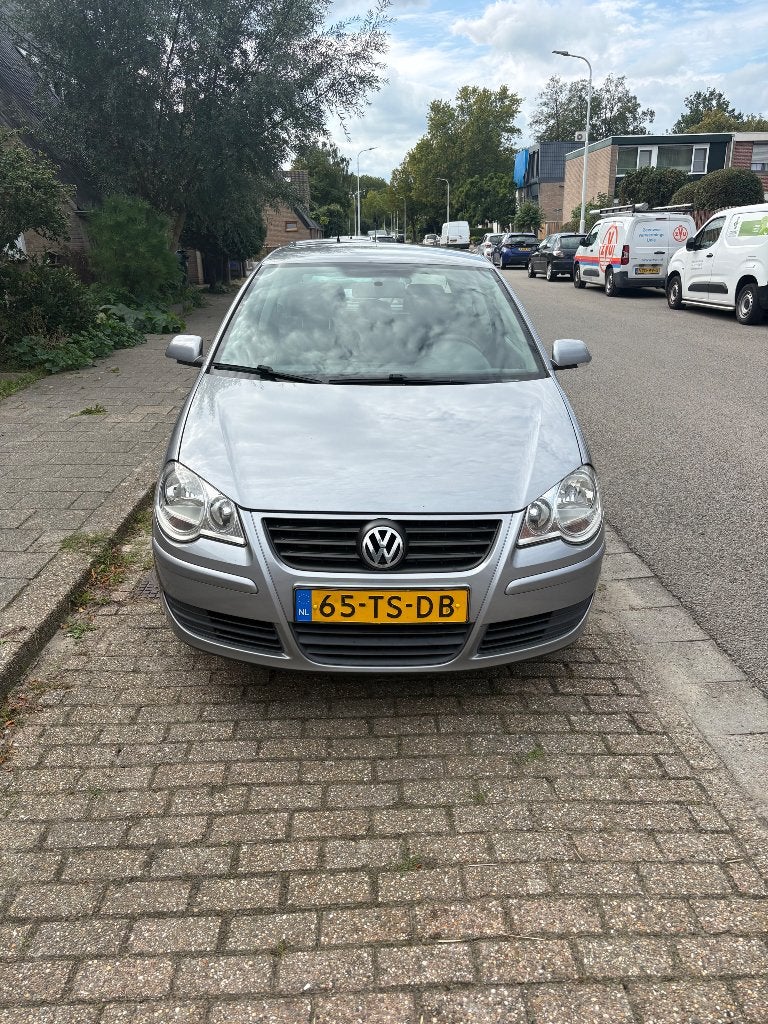 Volkswagen Polo 1.2 40KW 2007 Grijs, Auto's, Voorwielaandrijving, Stof, 989 kg, 1198 cc