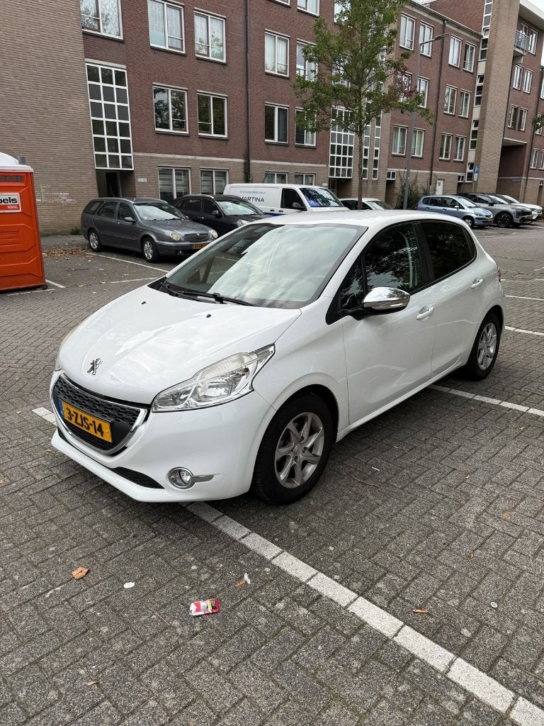 Peugeot 208 1.2 ||Nwe Distri Snaar|| 60KW/82PK 5-D 2015 Wit, Auto's, 1199 cc, Airconditioning, Wit, Origineel Nederlands