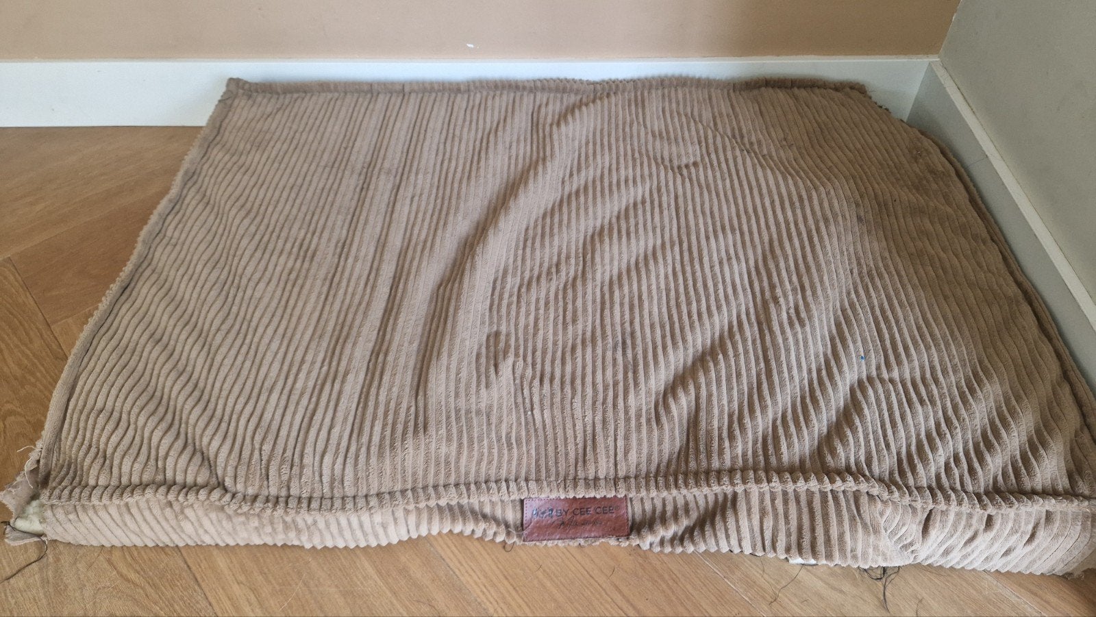 By Cee Cee hondenmand / hondenbed /hondenkussen 70x100x10 cm, Ophalen, Gebruikt