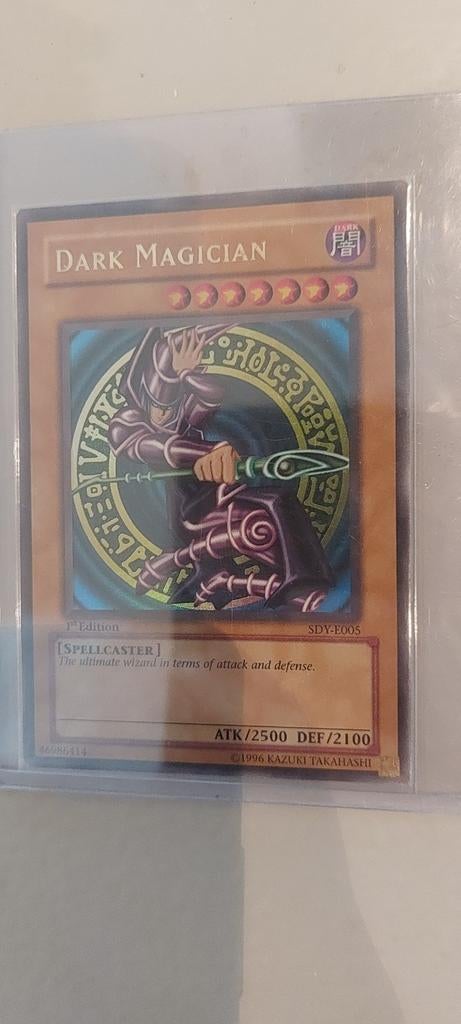 Dark Magician SDY-E005 1st Edition Yu-Gi-Oh! Kaart, Hobby en Vrije tijd, Verzamelkaartspellen | Yu-gi-Oh!, Gebruikt, Losse kaart
