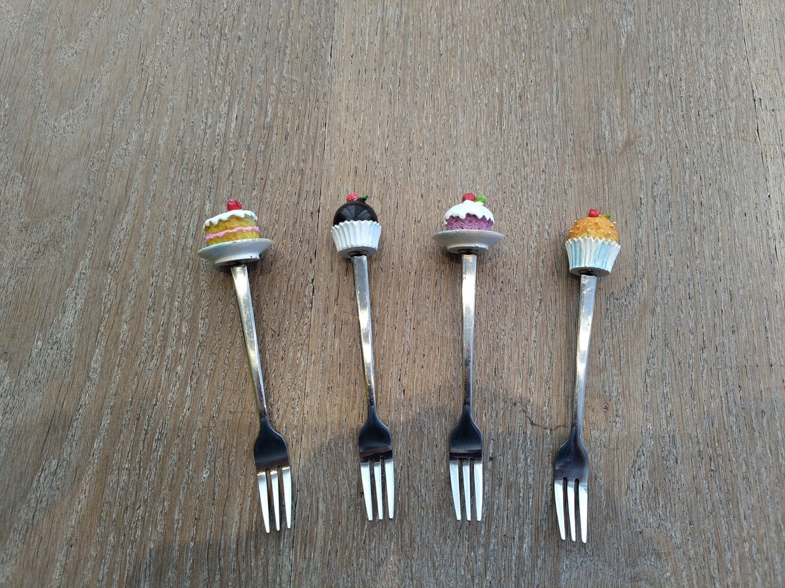 Blond Amsterdam vorkjes met gebakjes, licht beschadigd, Ophalen, Gebruikt, Gebaksvork, Los bestek