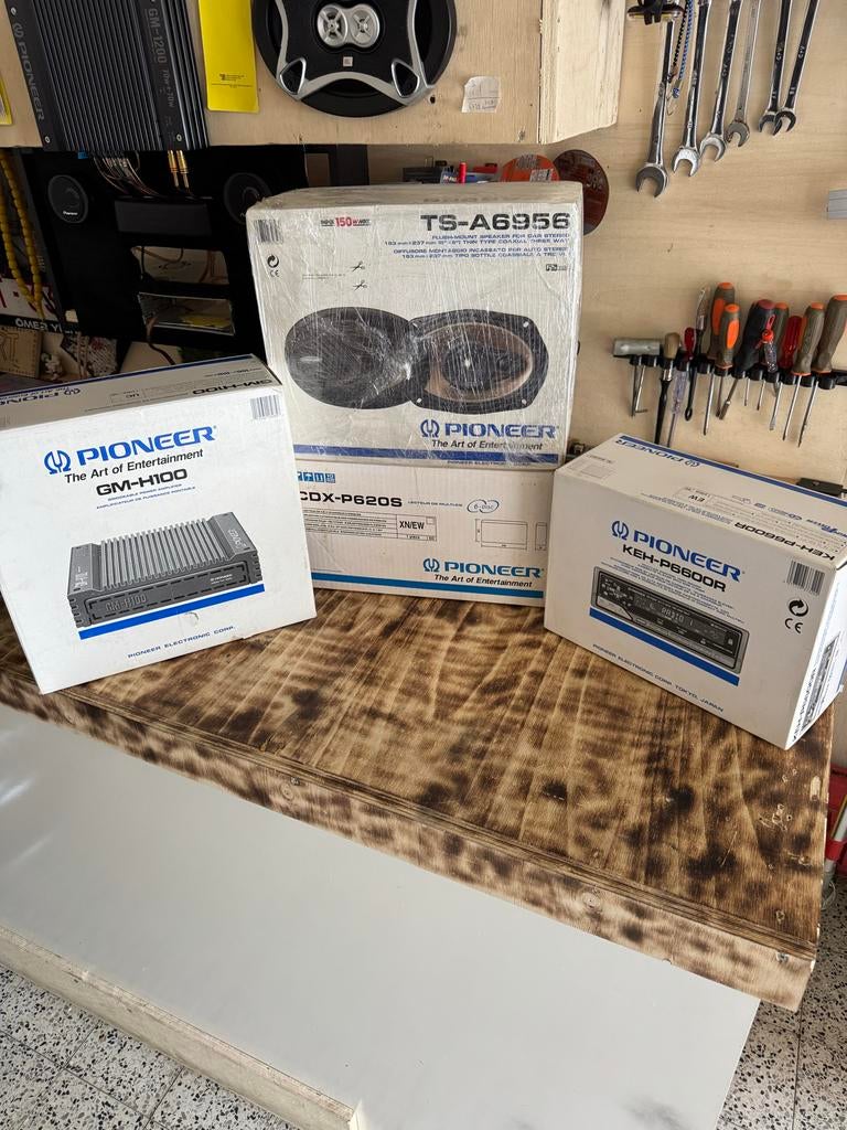 Pioneer Car Audio Set: Versterker, Speakers, CD-wisselaar, Auto diversen, Ophalen of Verzenden, Zo goed als nieuw