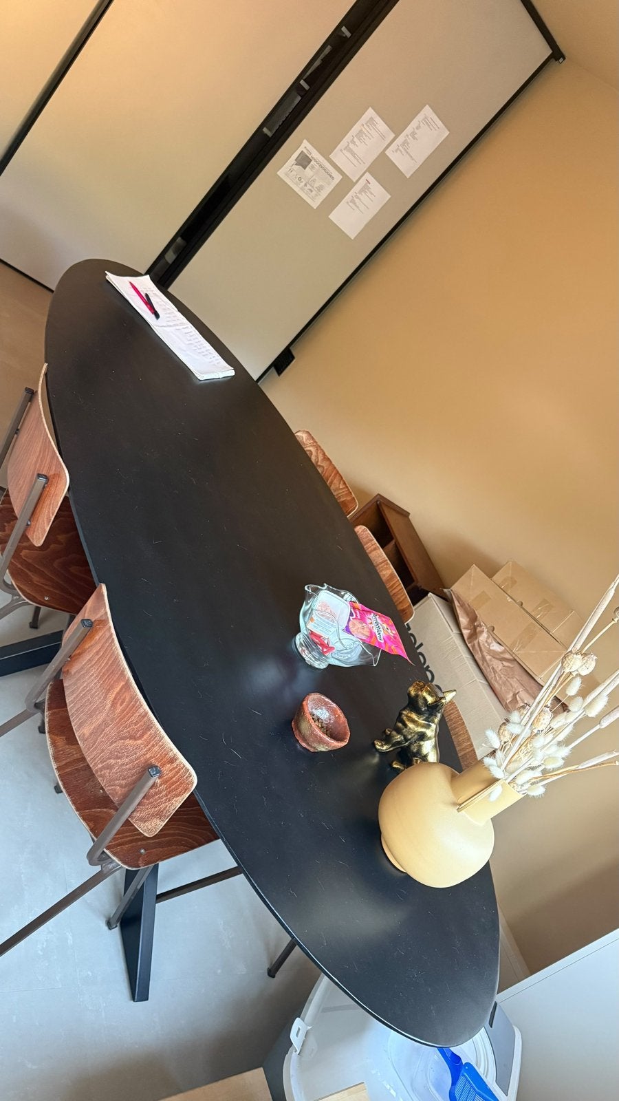 Ovale Mango Houten Eettafel met Zwart X-poot Onderstel, Gebruikt, 100 tot 150 cm, Ophalen of Verzenden, 150 tot 200 cm