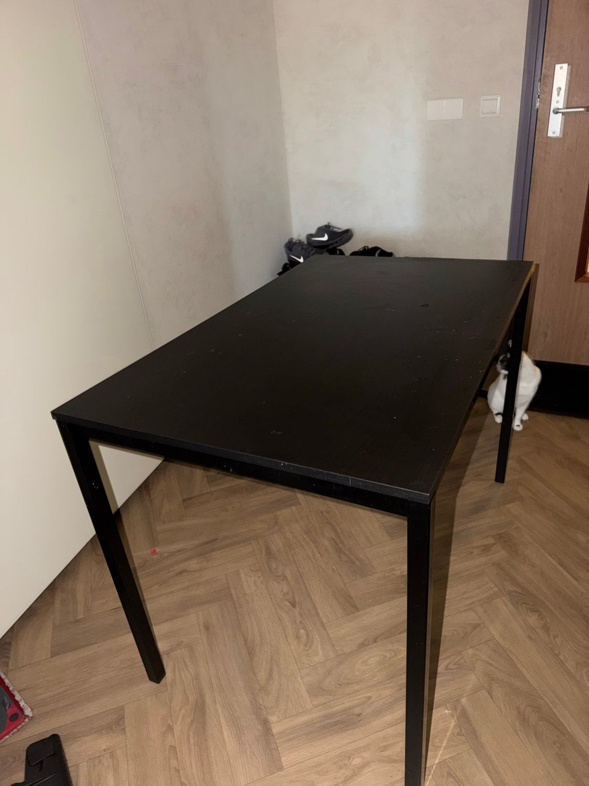 Zwarte eettafel, Huis en Inrichting, Gebruikt, Ophalen of Verzenden, Vier personen, Rechthoekig