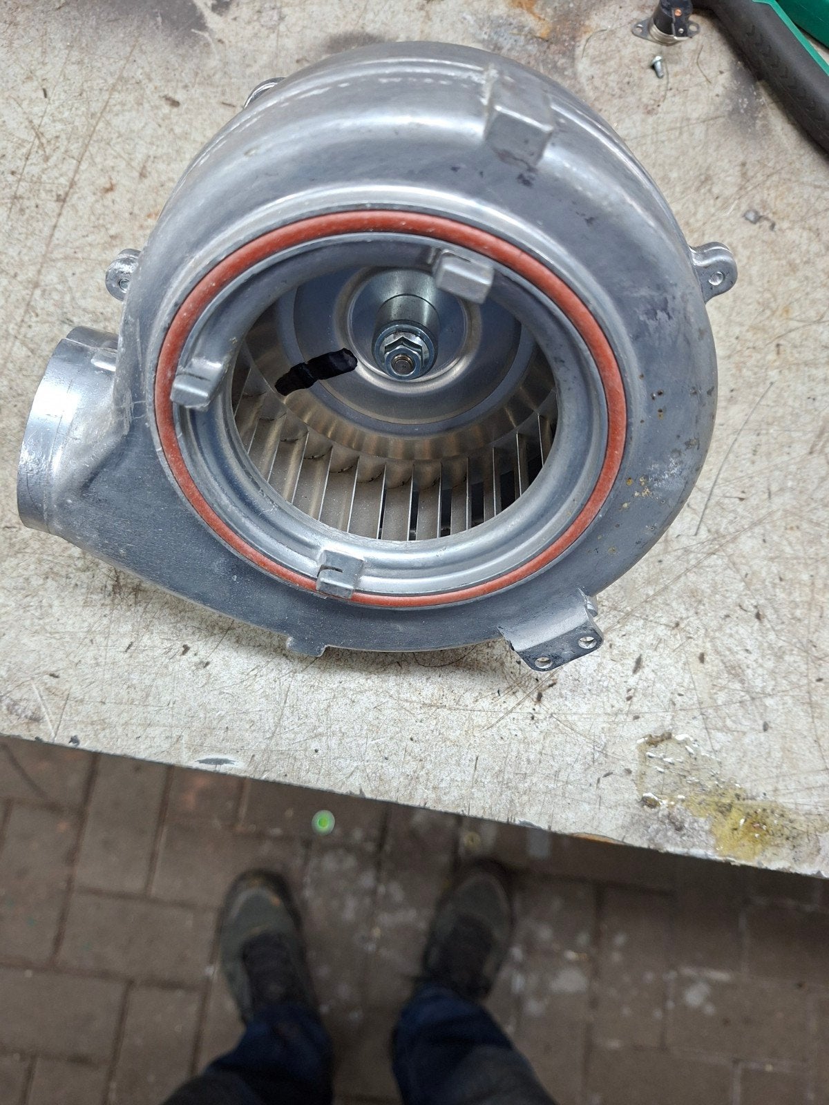 Vaillant ventilator, Doe-het-zelf en Verbouw, Geisers en Boilers, Minder dan 20 liter, Ophalen of Verzenden, Geiser, Minder dan 3 jaar oud