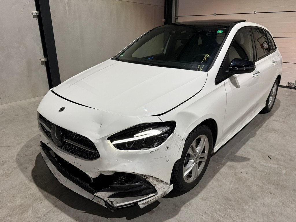 Mercedes-Benz B-klasse 250 e AMG Line BOMVOL! DUITS SCHADEVO, Auto diversen, Automaat, Wit, Mercedes-Benz, Hybride Elektrisch/Benzine