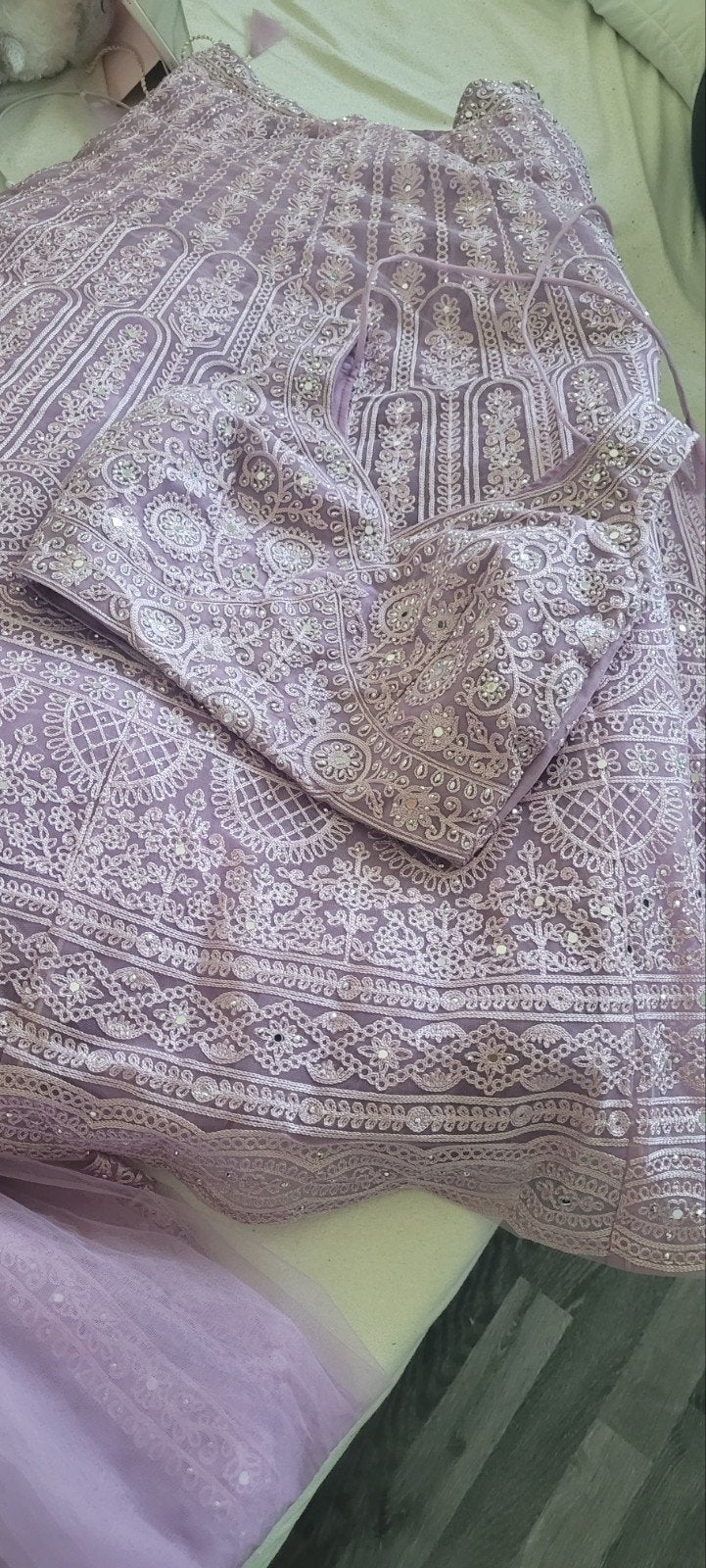 Prachtige paarse Indiase Lehenga Choli met borduurwerk, Kleding | Dames, Galajurk, Paars, Nieuw, Ophalen of Verzenden