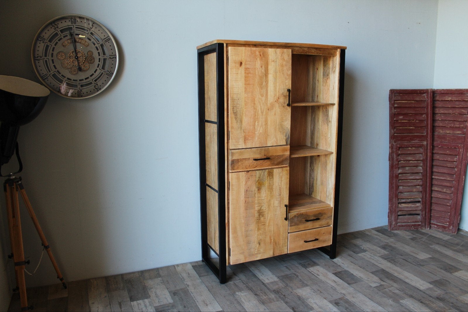 Industriële Wandkast Mango Hout uit voorraad leverbaar!