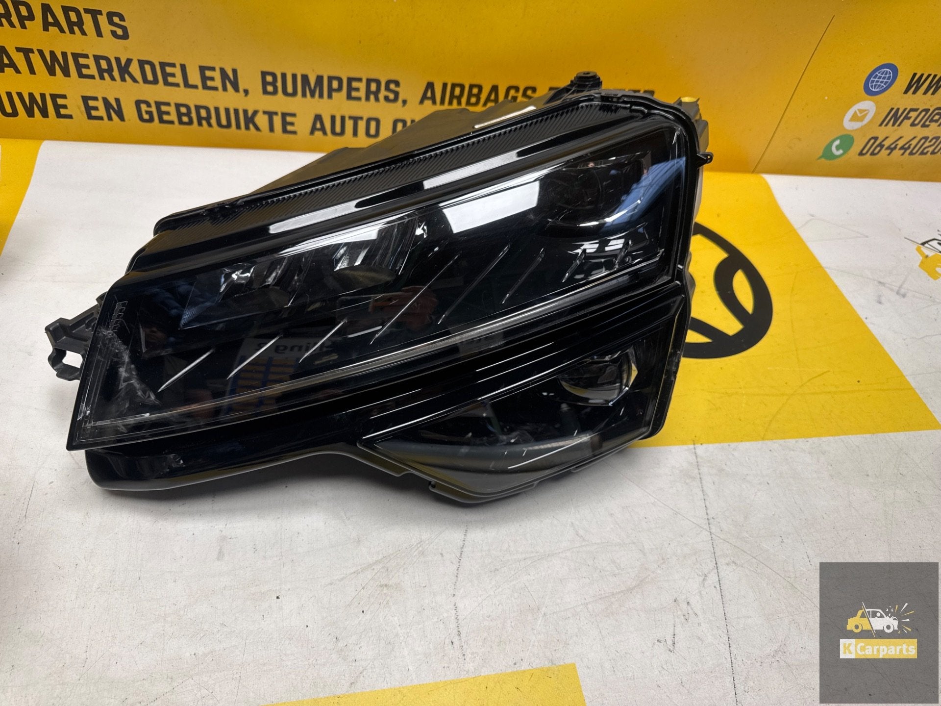 Skoda Karoq Koplamp 57B Fulled Links 57B941015C origineel, Info@fabrikant.eu, Fabrikantstraat 1
1000 AA  Amsterdam, NL, Ophalen of Verzenden