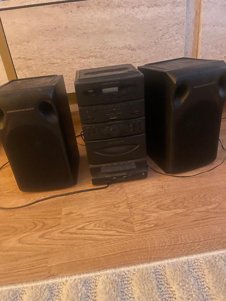 Met het muzieksysteem kun je ook naar de radio luisteren., Audio, Tv en Foto, Ophalen of Verzenden, Gebruikt