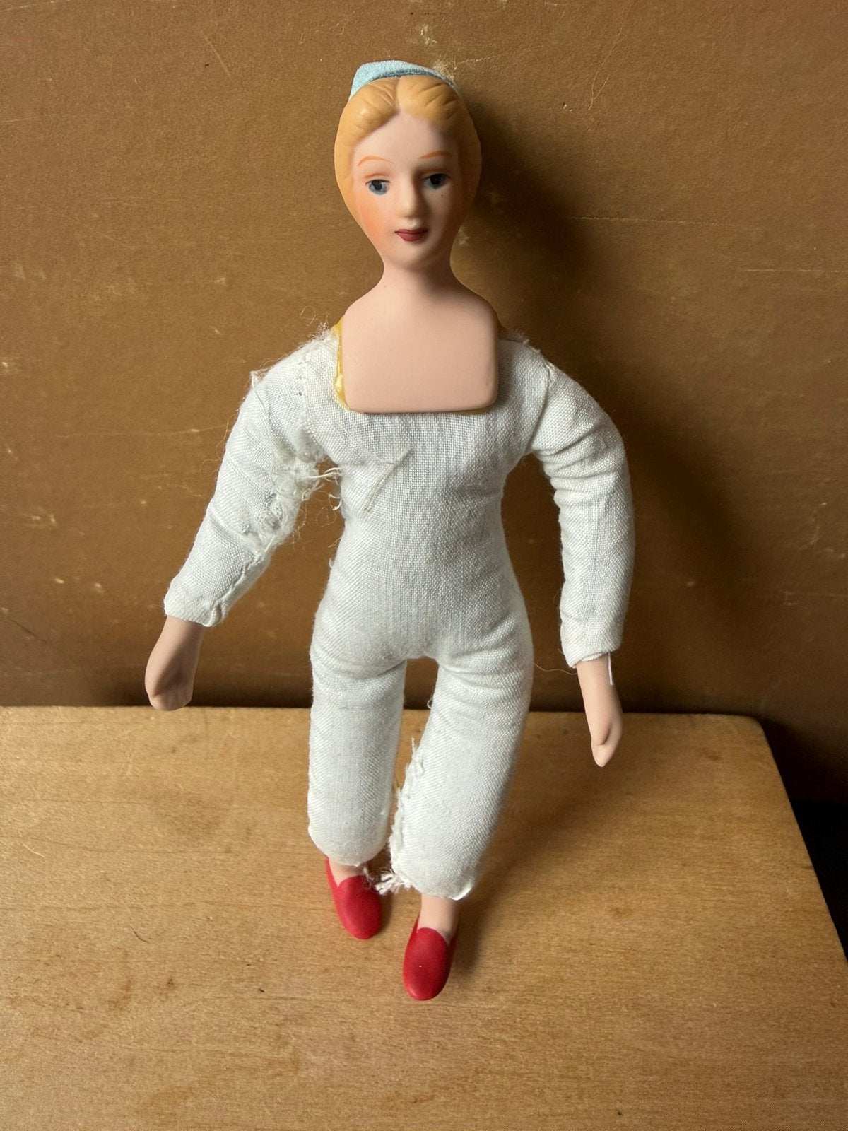 Pop porselein - 14.5cm, Ophalen of Verzenden, Zo goed als nieuw, Poppenhuis