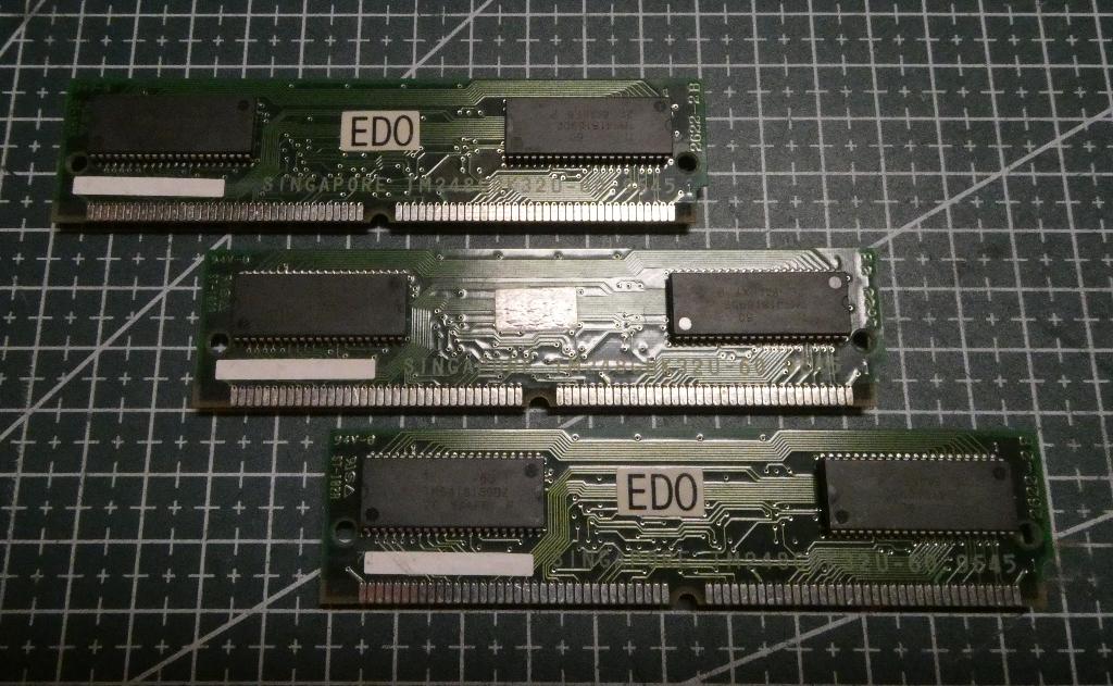 2x 72 Pins 8Mb Texas Instruments EDO retro vintage ram, Overige soorten, Ophalen of Verzenden, Desktop, Gebruikt