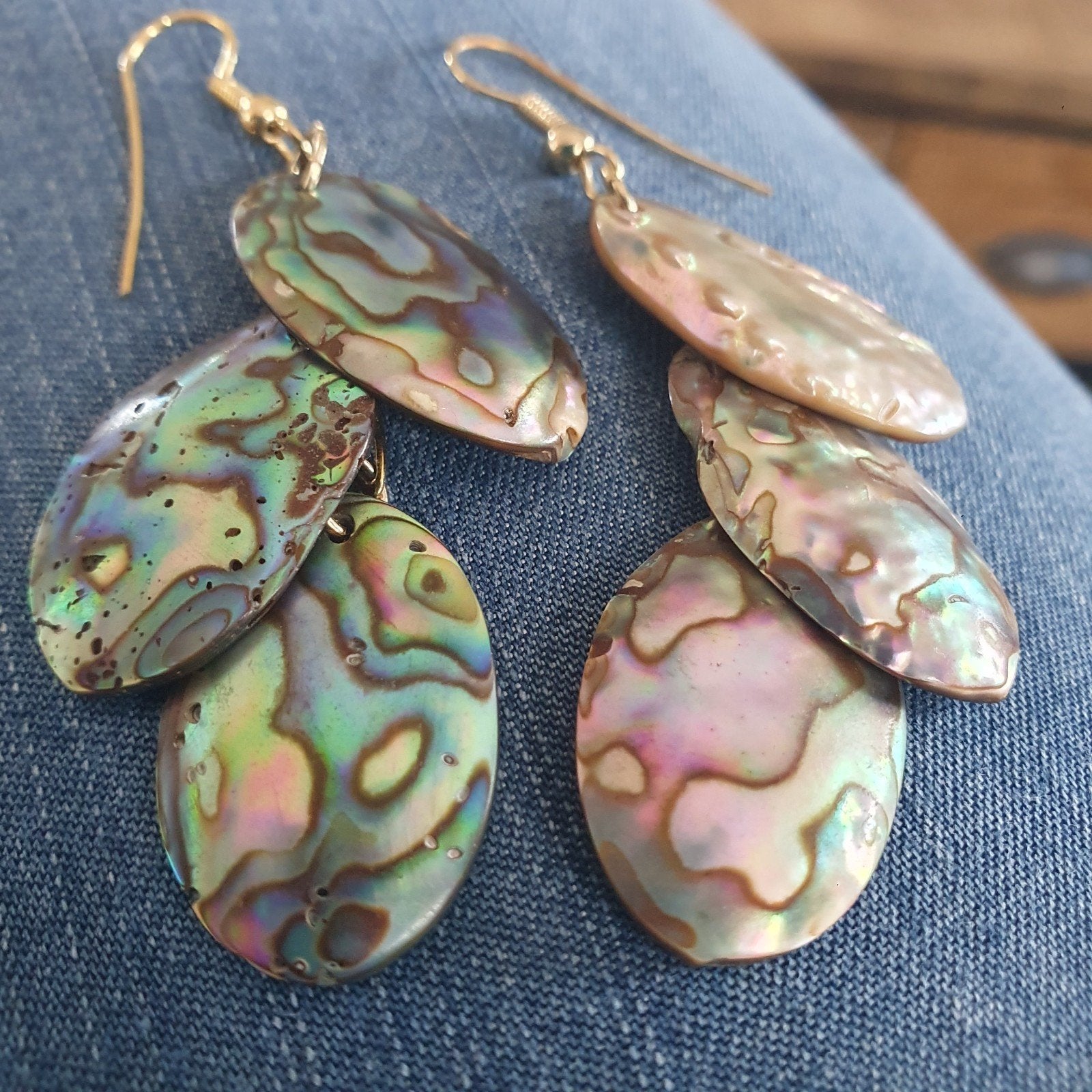 Abalone / Paua schelp oorbellen goudkleurig, Overige materialen, Hangers, Nieuw, Ophalen of Verzenden