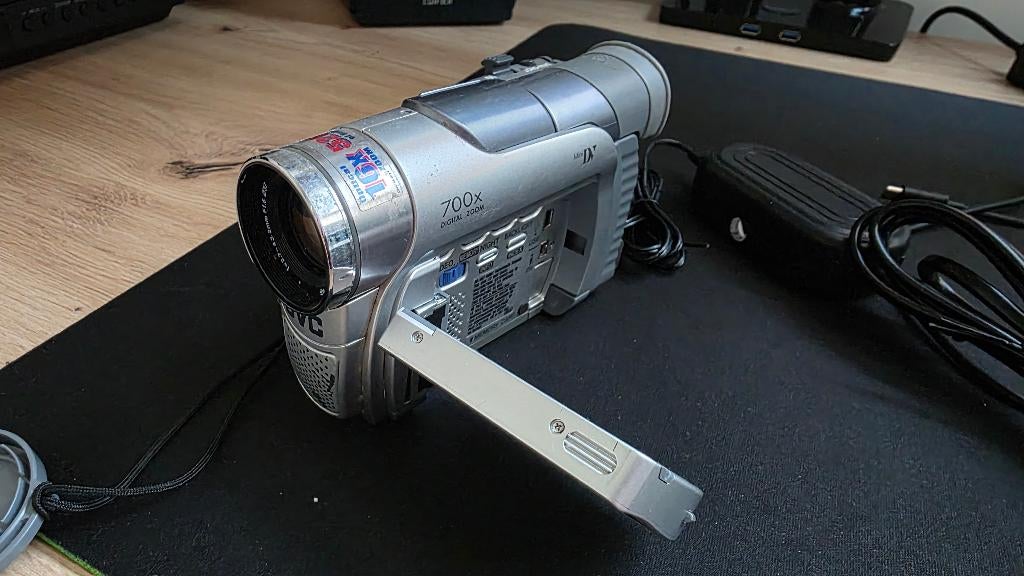 JVC GR-D70E digitale videocamera met defect, Audio, Tv en Foto, Videocamera's Digitaal, Ophalen, Mini dv, Gebruikt, JVC