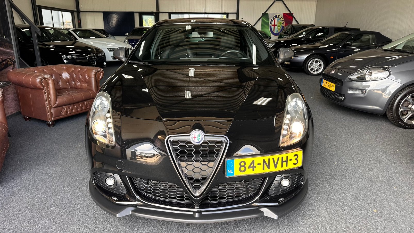 Alfa Romeo Giulietta 1.750 TBI 2010 Zwart, Auto's, Alfa Romeo, Parkeersensor, 4 cilinders, Zwart, Bedrijf