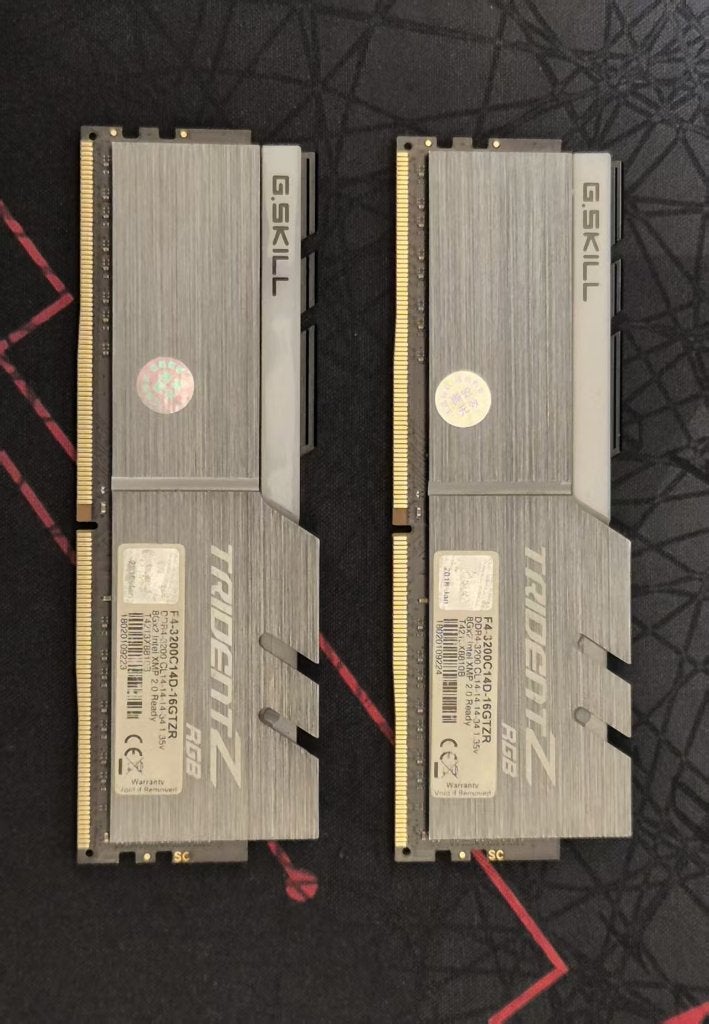 2x8GB G.Skill Trident Z RGB F4-3200C14D-16GTZR, Computers en Software, RAM geheugen, Gebruikt, DDR4, Ophalen of Verzenden, Desktop