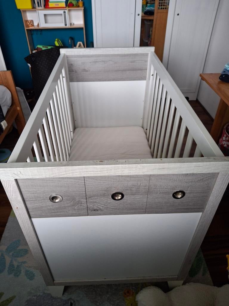 BIEDEN- TWF babybed ( ledikant), Kinderen en Baby's, Kinderkamer | Complete kinderkamers, Ophalen, Zo goed als nieuw, Jongetje of Meisje