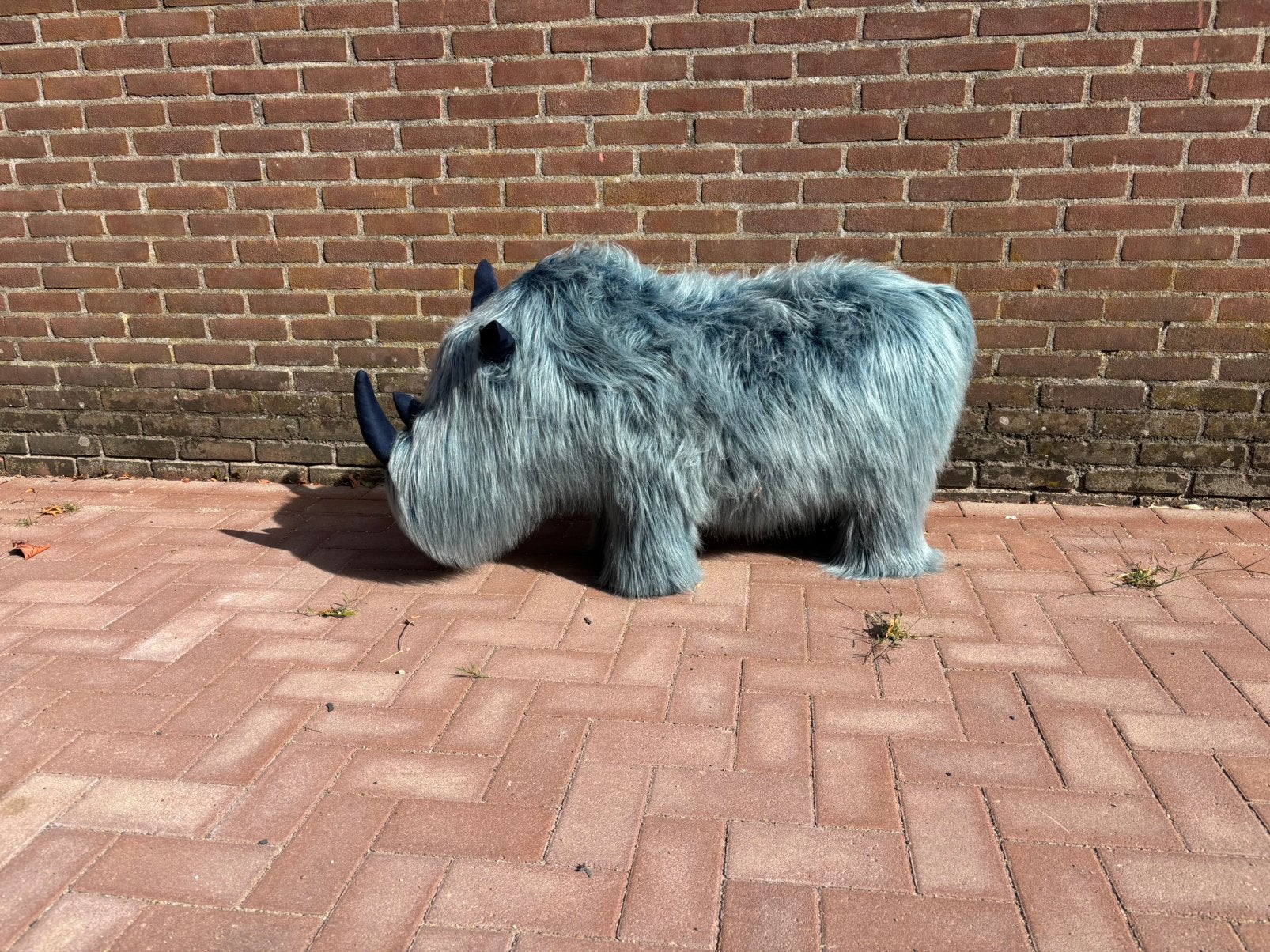 Grote neushoorn hocker.  Richter young design. Rino, Huis en Inrichting, Banken | Voetenbanken en Poefen, Ophalen, Minder dan 50 cm