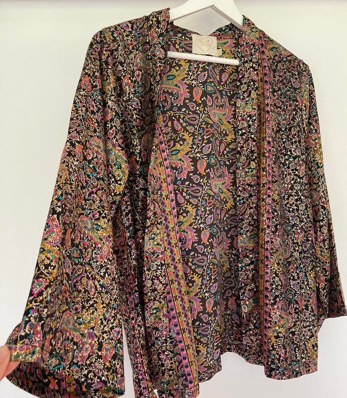Prachtige KIMONO blouse goud glans print S romy anna sissel, Kleding | Dames, Ophalen of Verzenden, Zo goed als nieuw, Maat 36 (S)