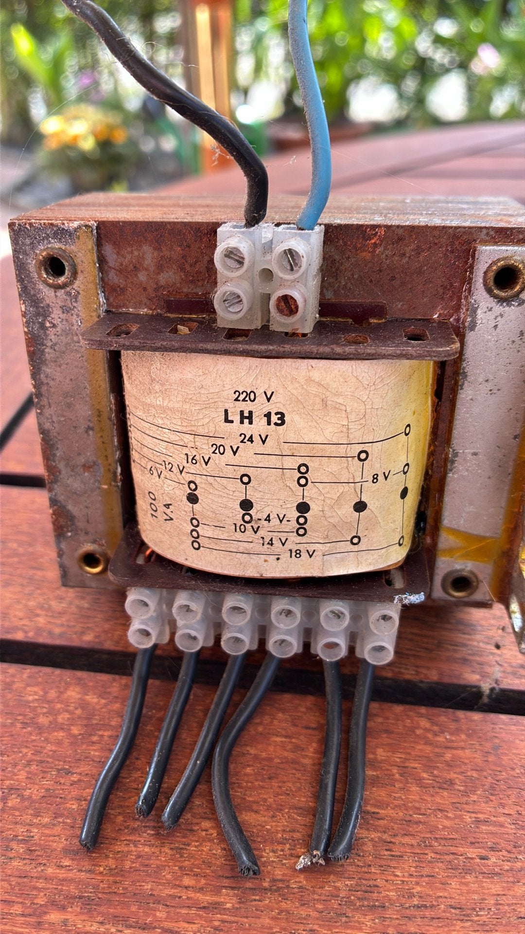 Trafo met veel secundaire tot 24 volt, Ophalen of Verzenden, Gebruikt