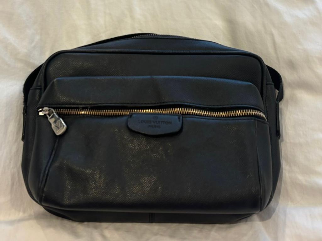 Louis Vuitton outdoor schoudertas messenger bag, Overige merken, Zwart, Ophalen of Verzenden, Zo goed als nieuw
