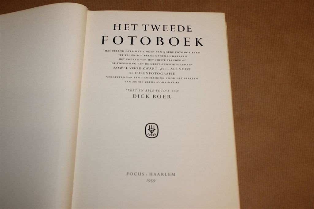 Het Tweede Fotoboek 1959 — Fotografie Zwart-Wit en Kleur, Boeken, Ophalen of Verzenden, Gelezen, Fotografen