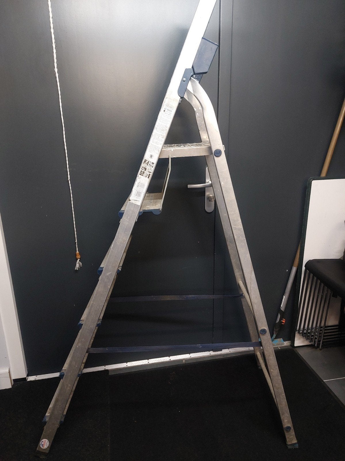 Altrex D 806 Trap - 5 treden, 1.25m werkhoogte, Doe-het-zelf en Verbouw, Ladders en Trappen, Ophalen of Verzenden