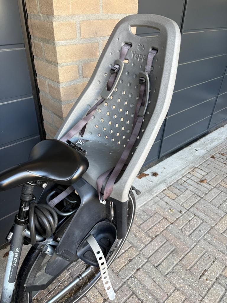 Yepp fietsstoeltje grijs voor achterop, Ophalen, Gebruikt