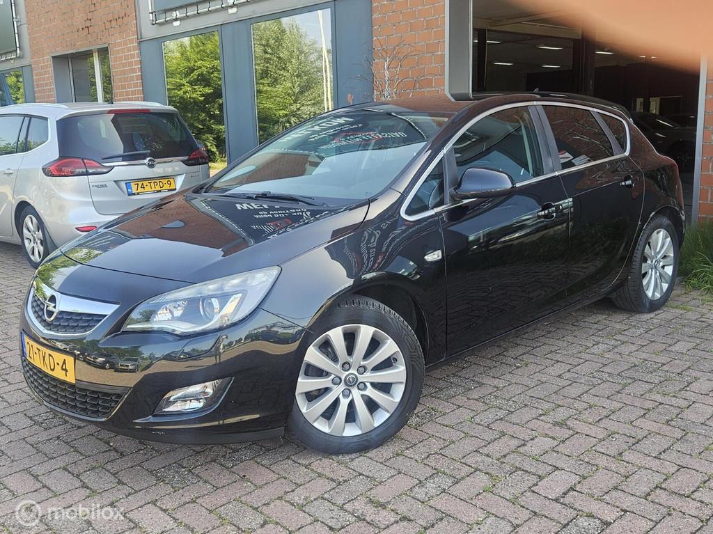 Opel Astra 1.6 Turbo Cosmo Leer Navi Cruise Clima dealer ond, Auto's, Opel, Euro 5, 730 kg, Gebruikt, 4 cilinders