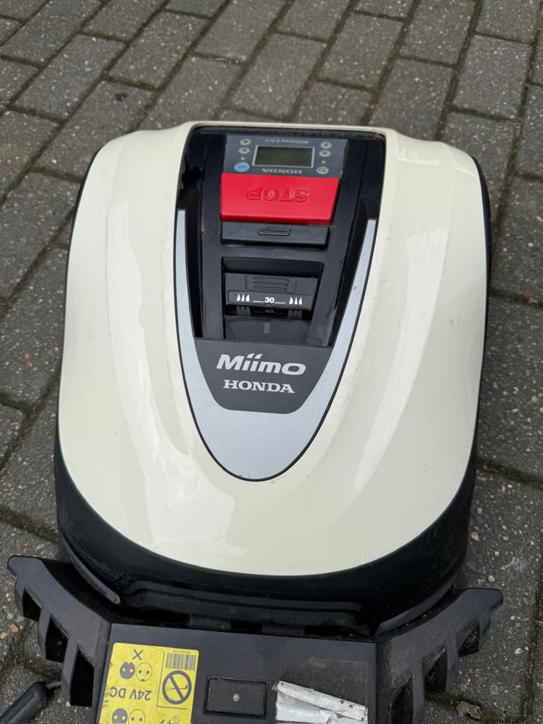 Honda robotmaaier, Ophalen, Gebruikt, Minder dan 20 cm, Bestuurbaar via app