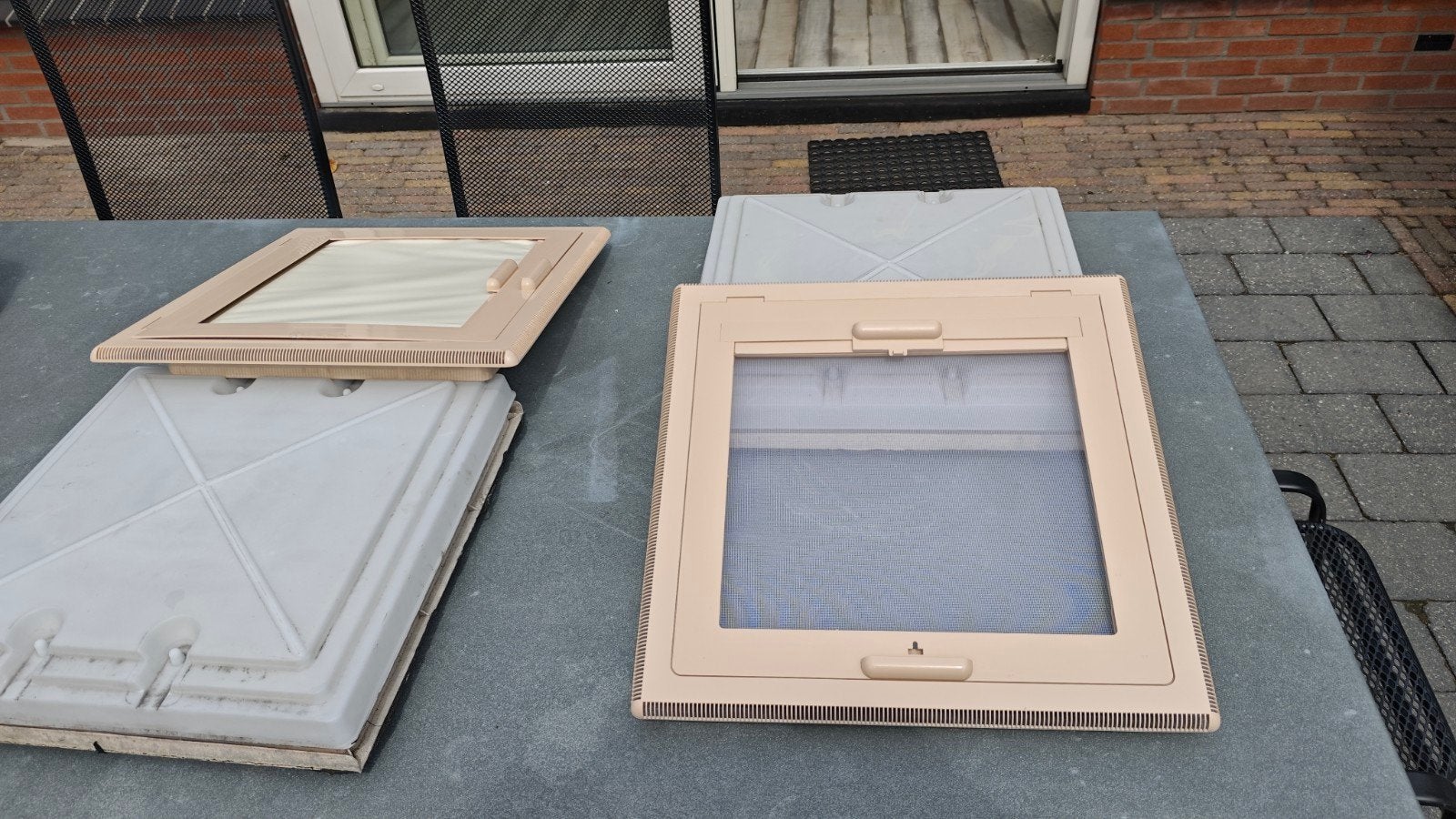 2x MPK dakluik 40x40 cm - Gebruikt, Caravans en Kamperen, Caravan accessoires, Gebruikt, Ophalen