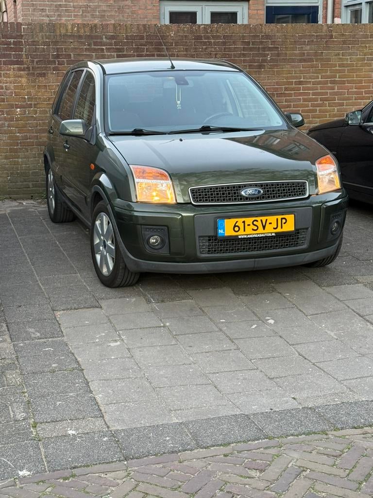 Ford Fusion 1.6 16V 2006 Futura, Auto's, Ford, Voorwielaandrijving, 15 km/l, 100 pk, 49 €/maand