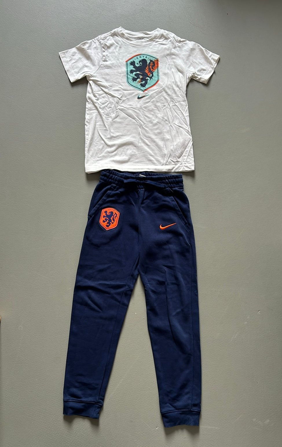 Nederlands elftal setje Nike maat M 128-137, Ophalen of Verzenden, Zo goed als nieuw, Jongen of Meisje, Sport- of Zwemkleding