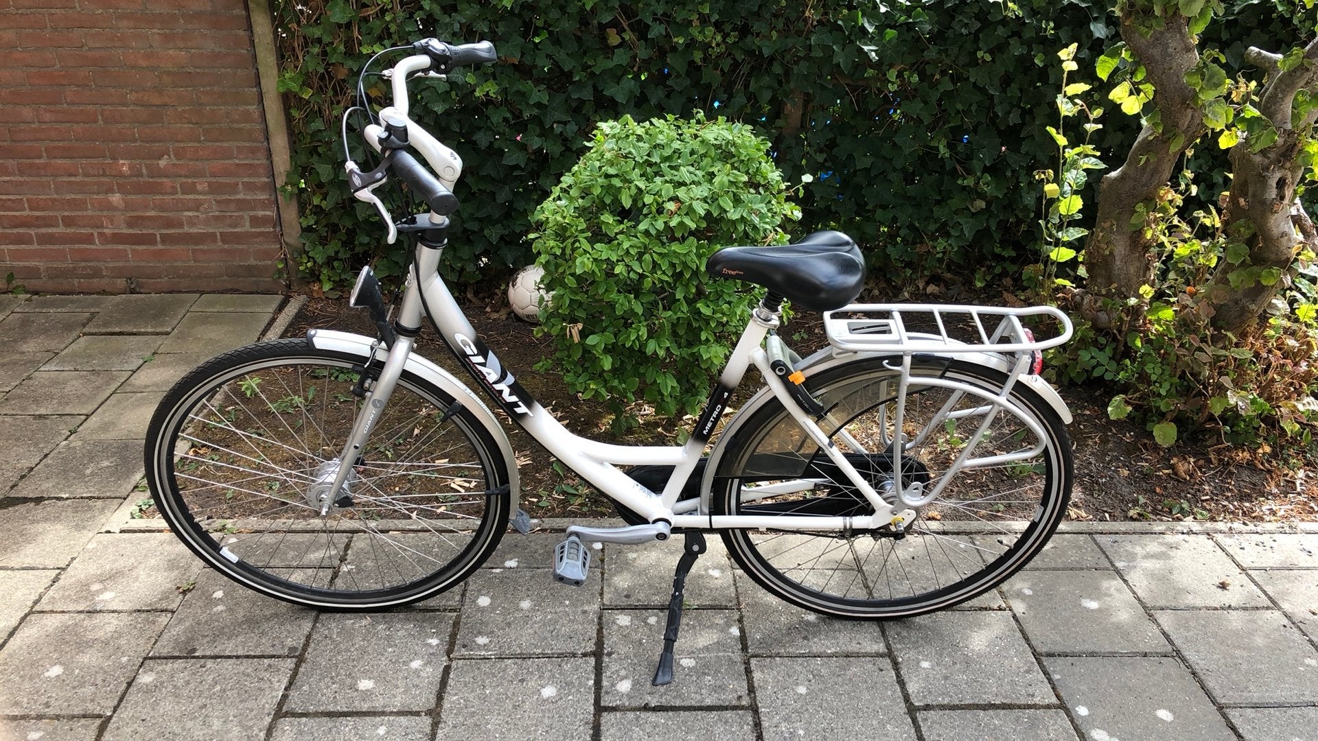 Giant  dames fiets 3 versn 28 inc  nw banden maat M, Ophalen, Zo goed als nieuw, Giant