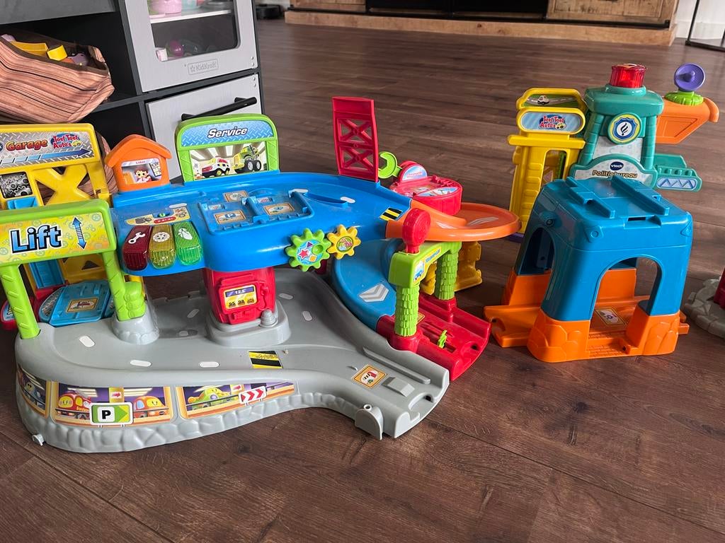 VTech Toet Toet Auto's Brandweerkazerne Politiebureau etc, Ophalen, Zo goed als nieuw, 6 maanden tot 2 jaar
