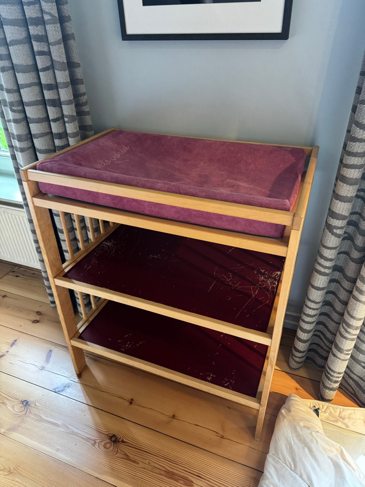Compacte houten commode (IKEA) met aankleedkussen, Ophalen, Gebruikt, Minder dan 75 cm, 105 cm of meer